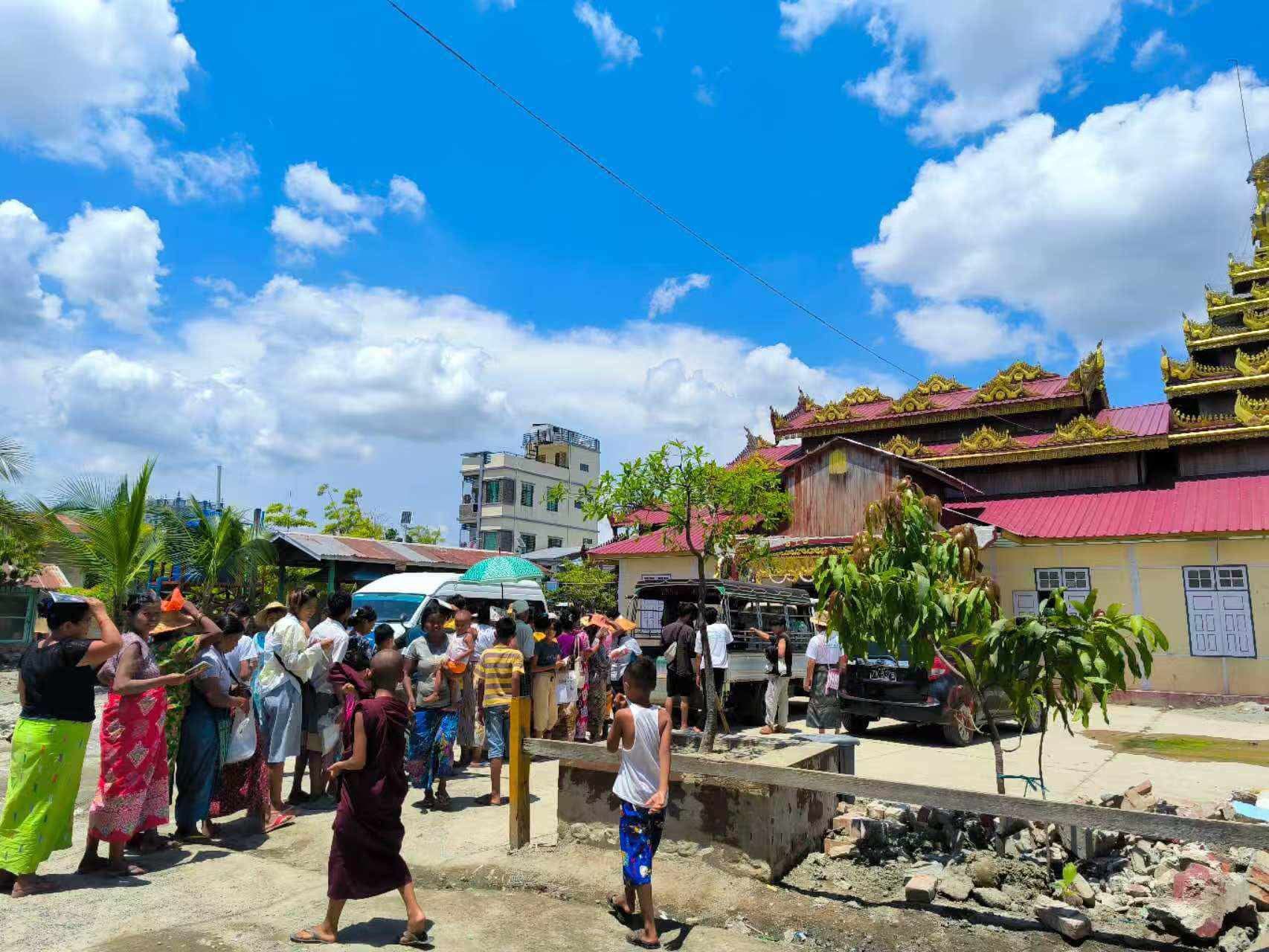 Emergency meals served in Myanmar after the earthquake